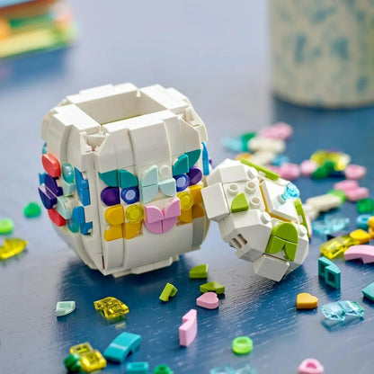LEGO 40816 Decorative Easter Egg - Toy Ornament w/Colourful Decoration Pieces incl. Gold Hearts & a Gemstone - Arts and Crafts Gift for 9+ Year Old Girls & Boys