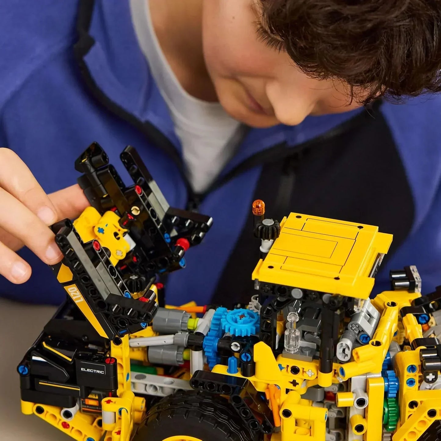LEGO® 42209 Technic Volvo L120 Electric Wheel Loader – Construction Vehicle Building Kit for Kids & Adults (973 Pieces)