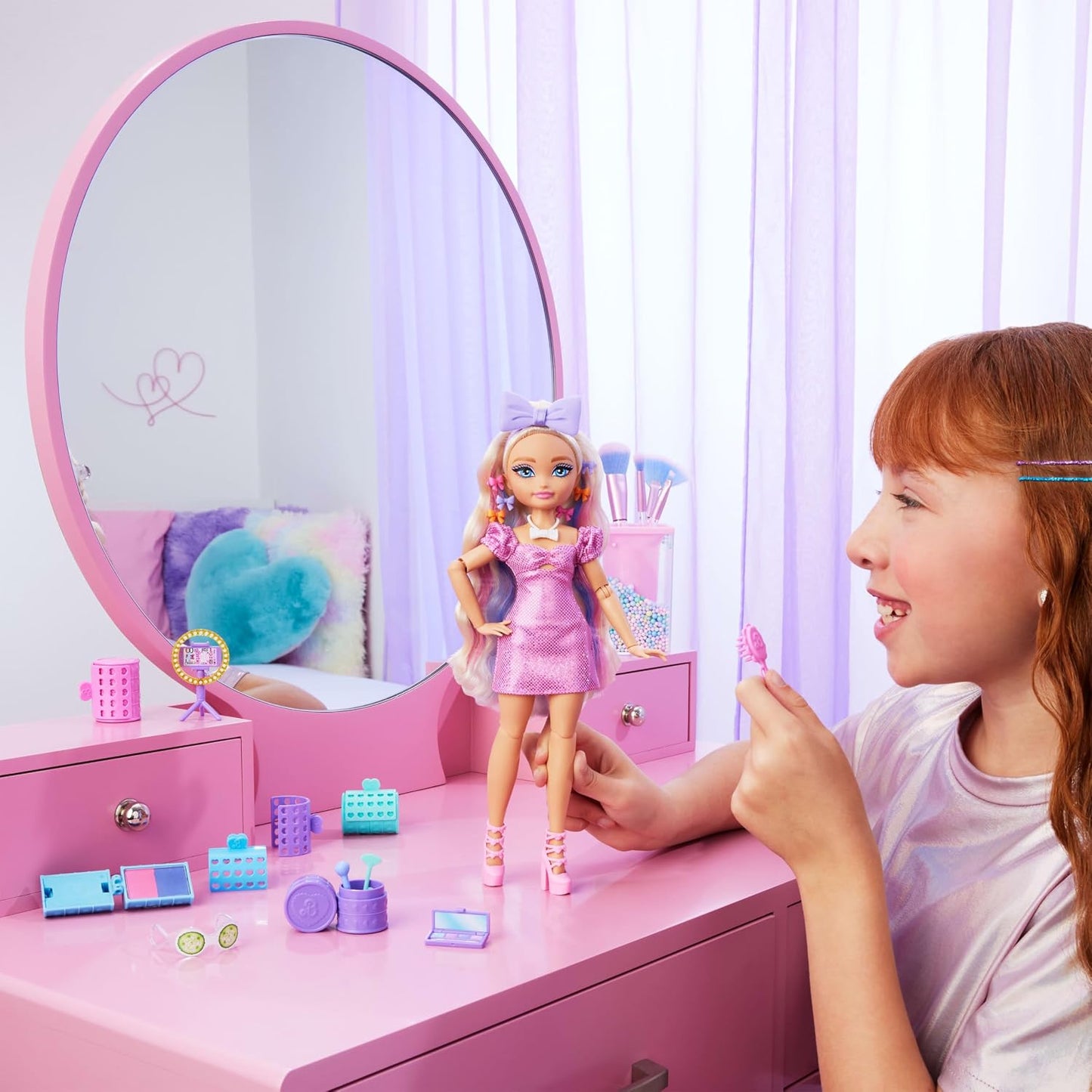 Barbie Dream Besties Malibu Doll Styling Playset | Blonde Fashion Doll with Beauty Accessories & Outfit Change | Mattel Toy for Kids 4+