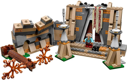 LEGO 75139 Battle on Takodana – 409-Piece Star Wars Set with 5 Minifigures