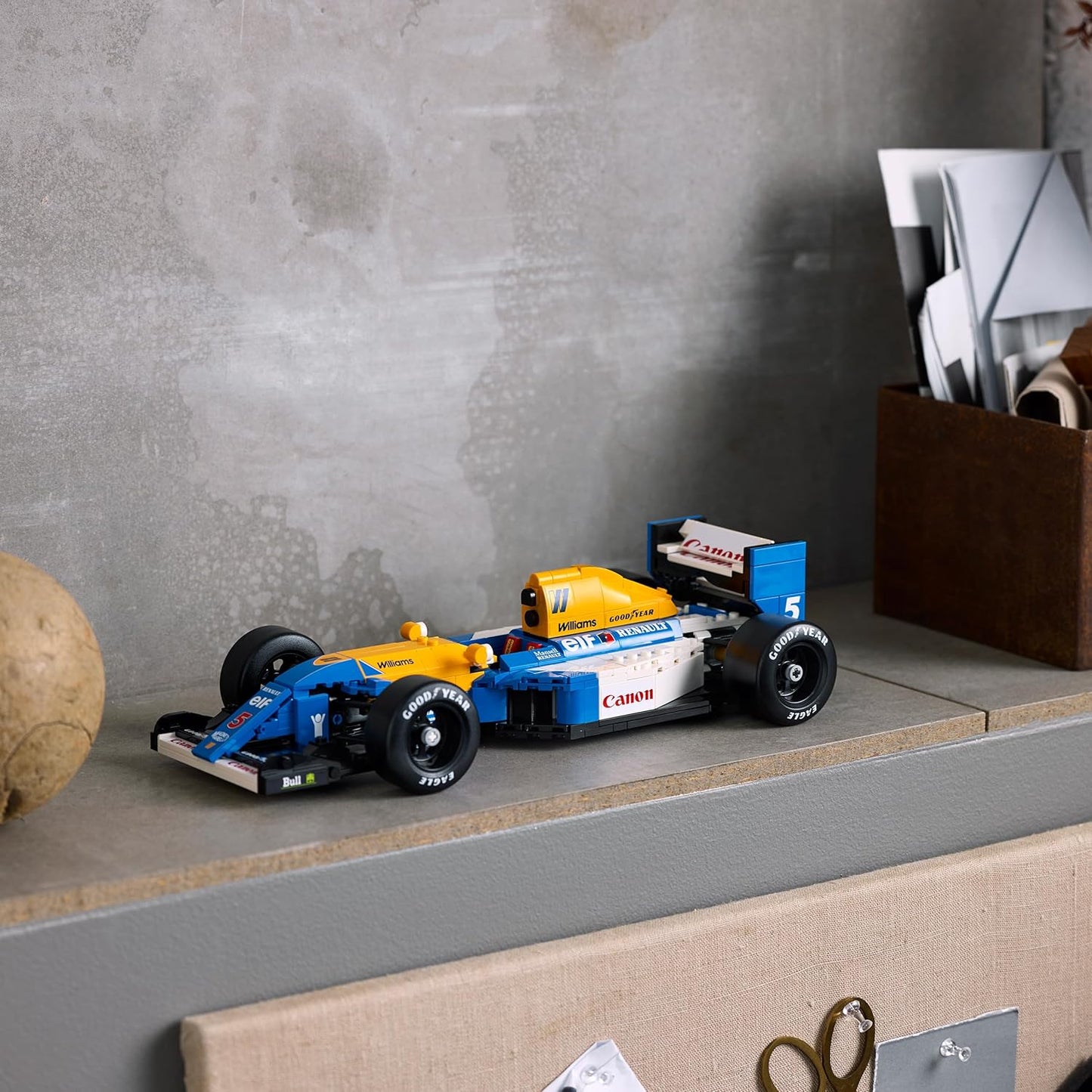 Lego 10353 Icons Williams Racing FW14B and Nigel Mansell F1 Model Car