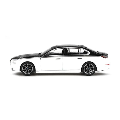 Mini GT BMW i7 xDrive60 – Alpine White / Black Sapphire | 1:64 Scale RHD Diecast Model Car - Jaiman Toys