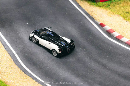 Tarmac Works GLOBAL64 1:64 Pagani Huayra BC Bianco Benny Diecast Model Car (T64G-TL014-WH)