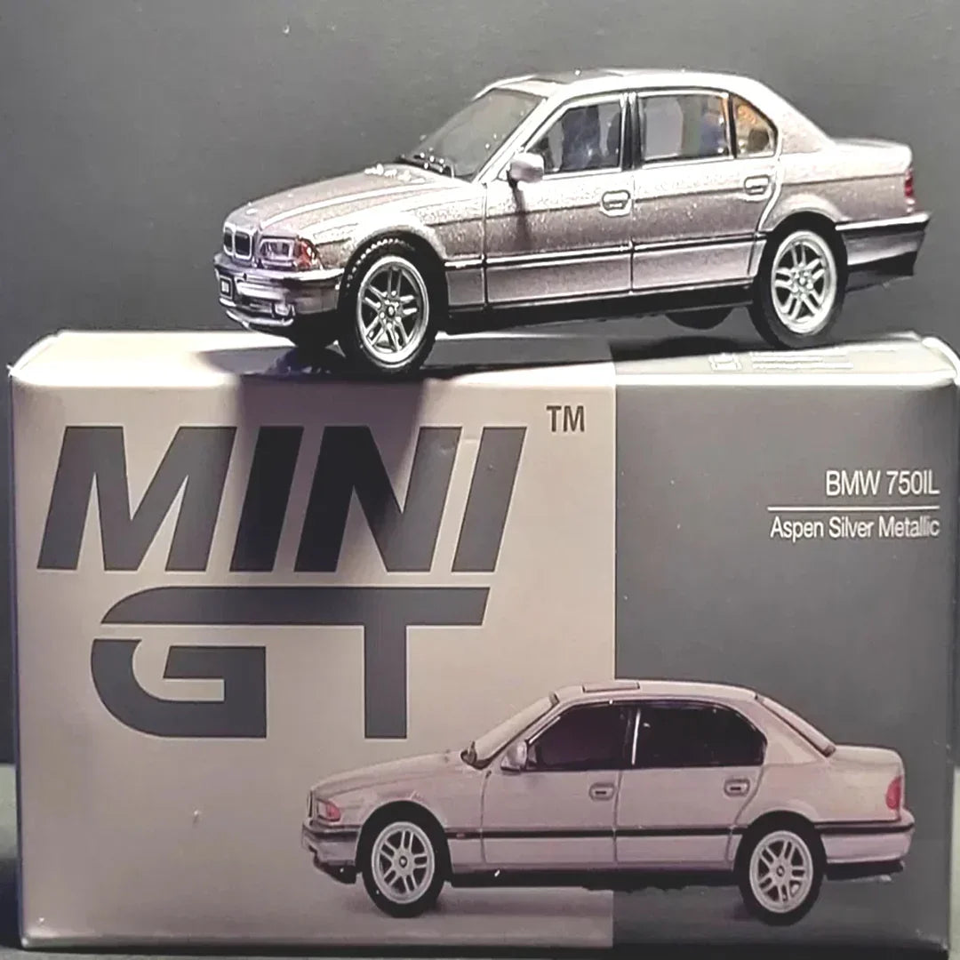 MINI GT 1:64 BMW 750iL Aspen Silver Metallic Diecast Model Car – Luxury Sedan Collectible with Display Box