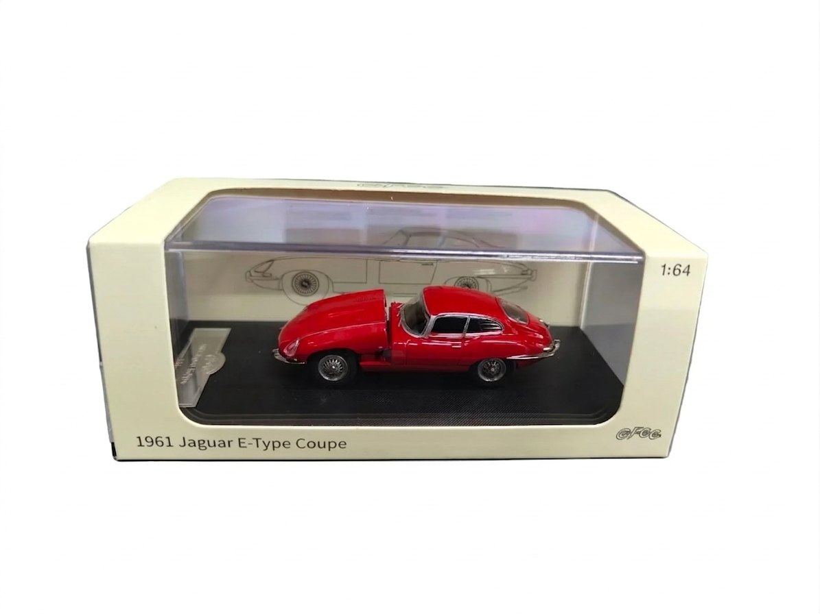 GFCC 1:64 1961 Jaguar E-Type Coupe Red Diecast Car Model