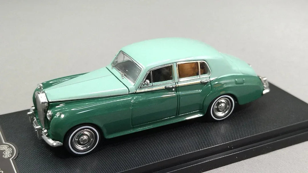 GFCC 1:64 Scale 1955 Rolls-Royce Silver Cloud Green Diecast Car Model - Jaiman Toys