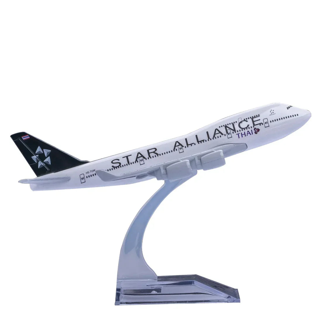 Breatoi 1:400 Die-Cast Aircraft Model Collection (16 cm) with Display Stand – International Airline Jet Showpieces