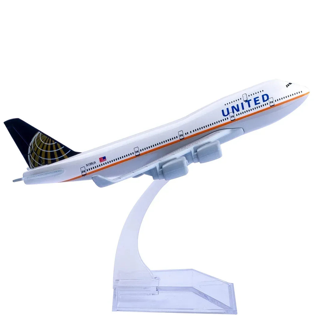 Breatoi 1:400 Die-Cast Aircraft Model Collection (16 cm) with Display Stand – International Airline Jet Showpieces