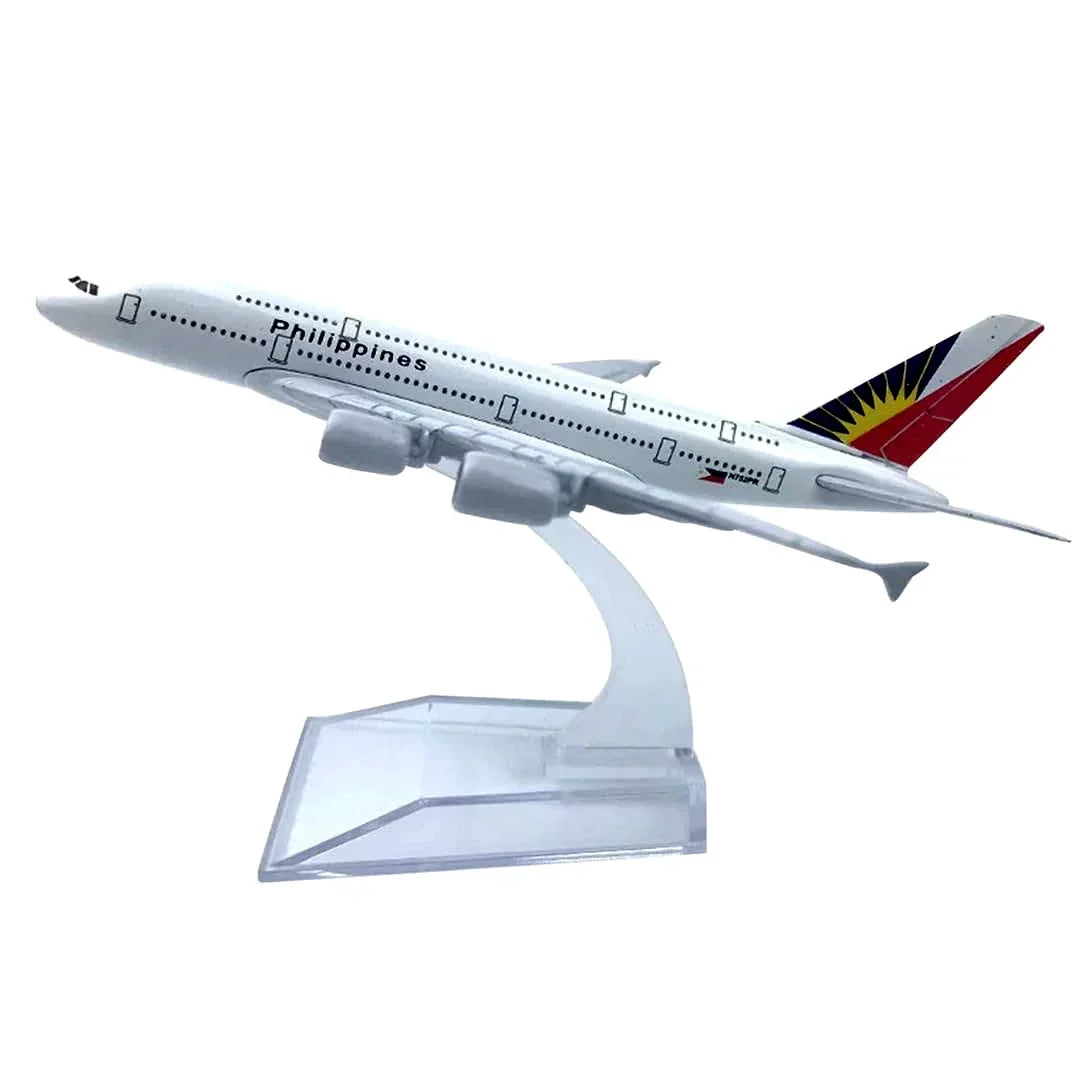 Breatoi 1:400 Die-Cast Aircraft Model Collection (16 cm) with Display Stand – International Airline Jet Showpieces