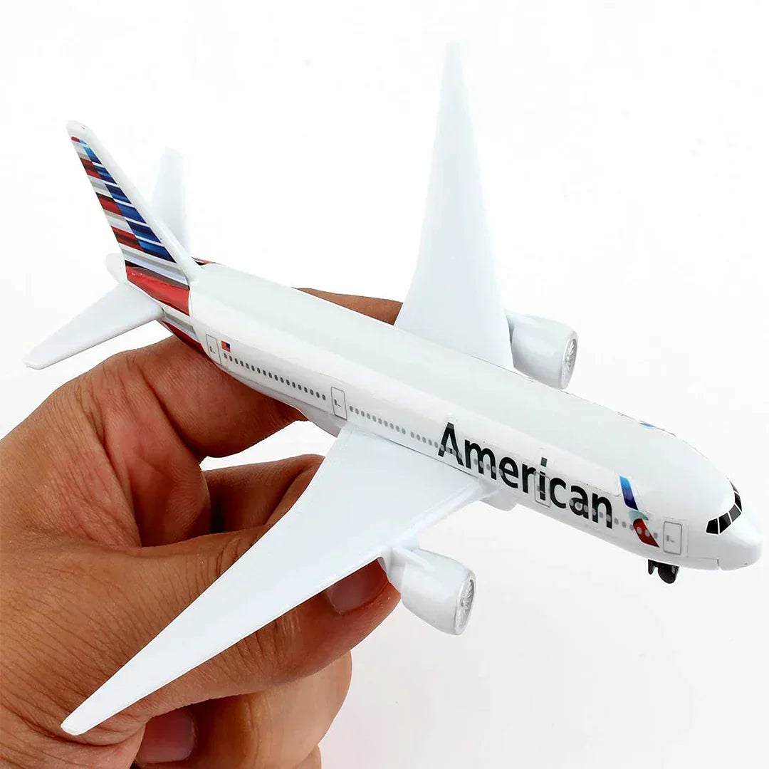 Daron American Airlines Diecast Airplane Model (14CM) – Official Livery Metal Aircraft Toy (3+)
