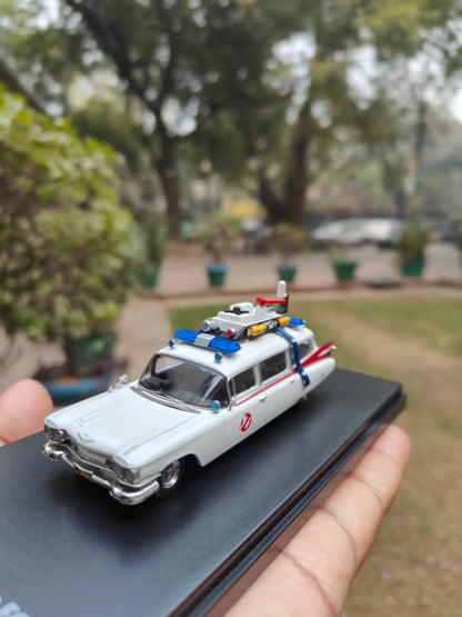 YS Model 1:64  Cadillac Miller-Meteor ECTO-1 – Ghostbusters Diecast Car