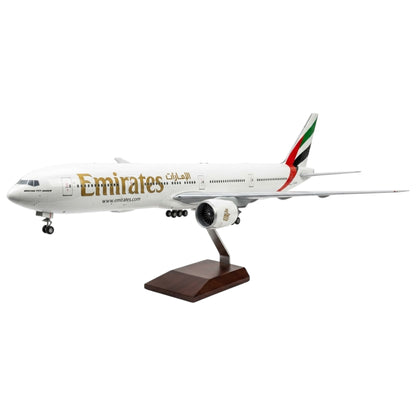 777 UAE Amirates 1:157 Scale Diecast Aeroplane Display Model with LED Light | Premium Aircraft Replica with Display Stand