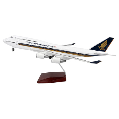Singapore Airlines 747 1:150 Scale Diecast Aeroplane Display Model with LED Light | Premium Aircraft Replica with Display Stand