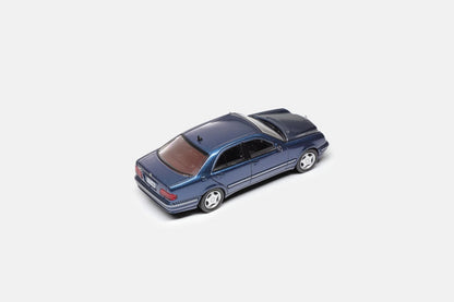 Maxwell Model 1:64 Mercedes-Benz E-Class Diecast Car | Premium Luxury Sedan Collectible with Display Case | 4 Variants