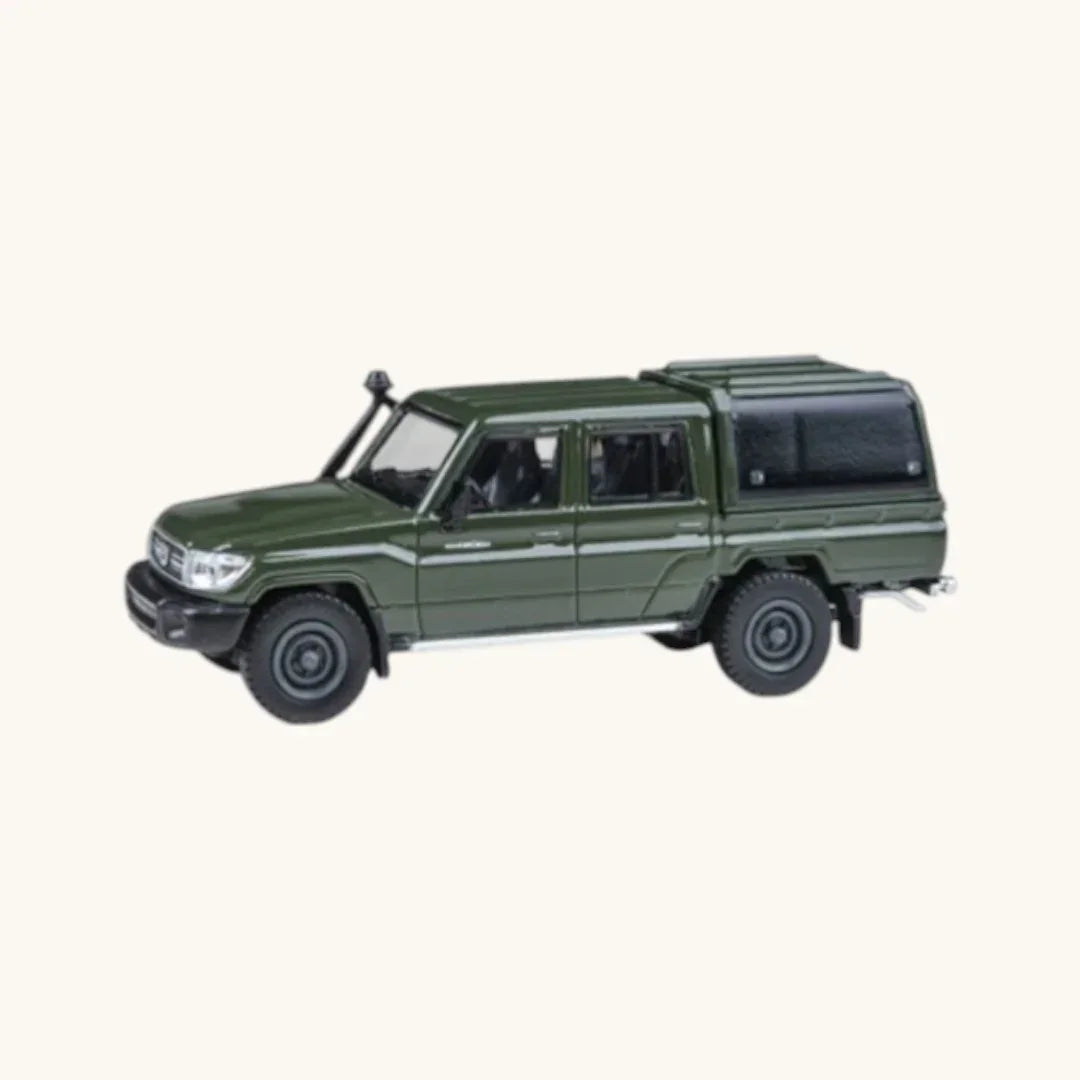 PARA64 1:64 Toyota Land Cruiser LC79 Military Green Diecast Model – Off-Road Utility Truck Collectible