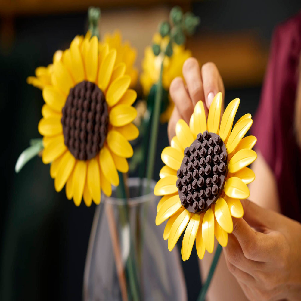 LEGO 11502 Botanicals Sunflower Bouquet Building Set – Decorative Flower Display, 686 Pieces