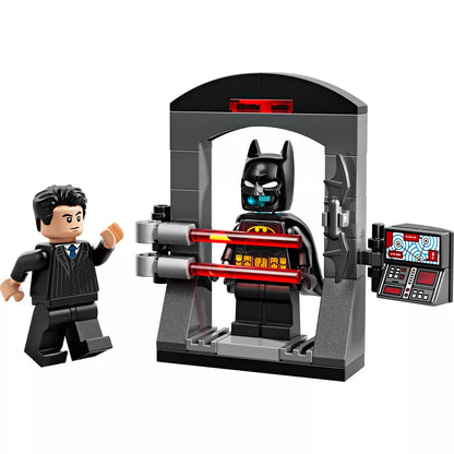 LEGO 30726 DC Batman, Bruce Wayne & Batsuit Chamber – 35 Pieces Building Set