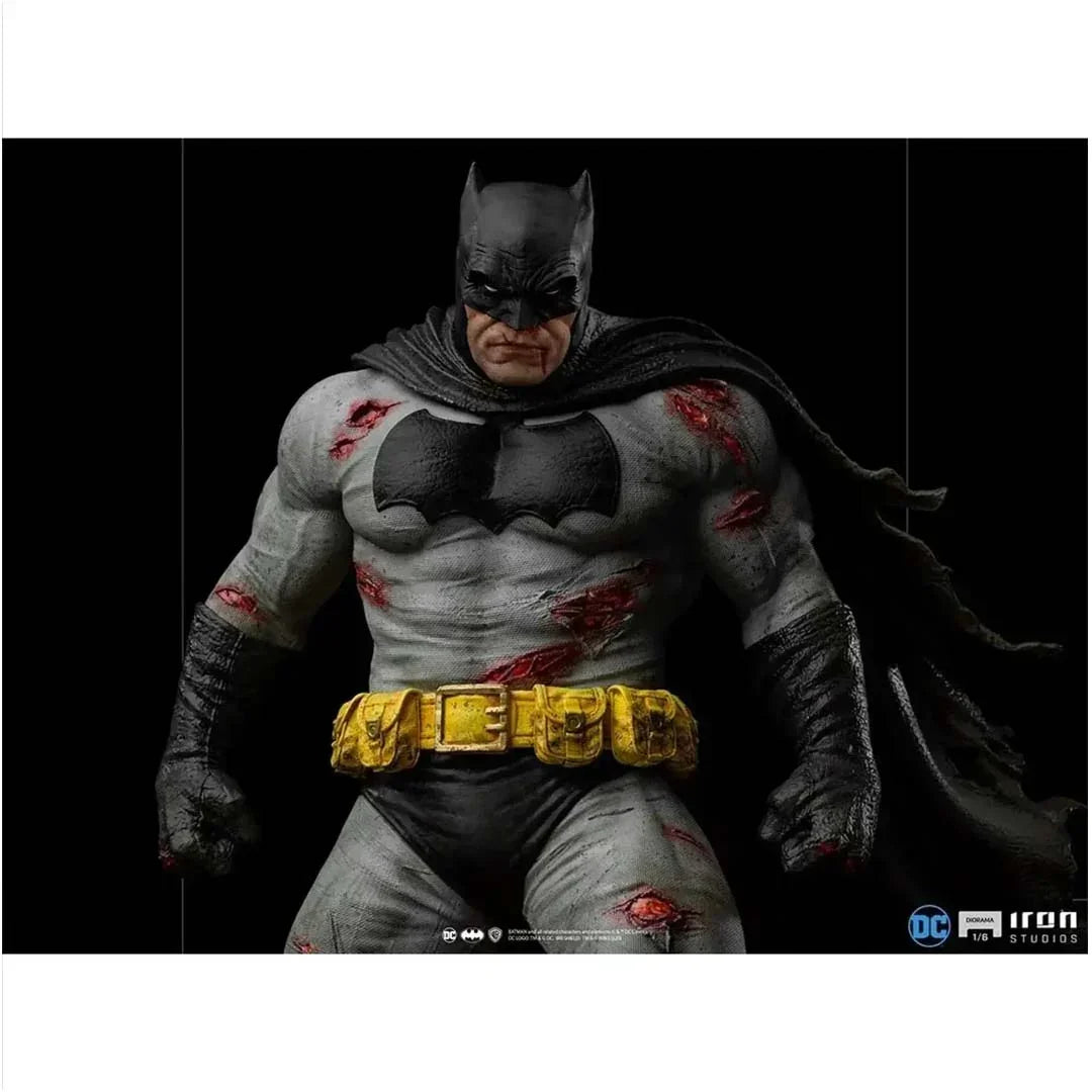 Iron Studio! Collectible Showpiece Statue Batman The Dark Knight Returns Diorama 1/6 Iron Studios - Jaiman Toys