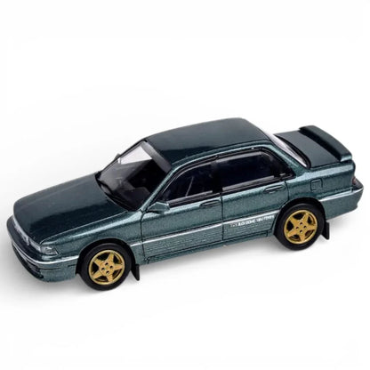 PARA64 1:64 Scale Japanese Classic 1988 Mitsubishi Galant Diecast Model Car – Metallic Green Collector Edition