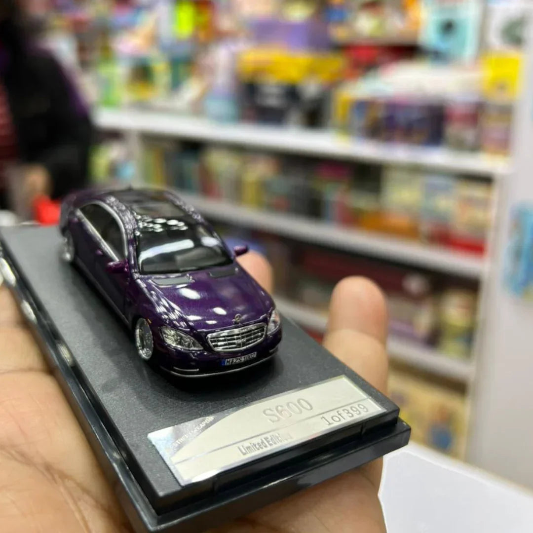 STREET WARRIOR 1:64 Mercedes-Benz S600 (W220) Die-Cast Model Car | Premium Luxury Sedan Collectible with Display Case | 3 Variants