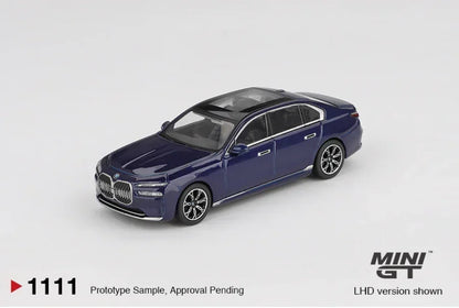Mini GT  1:64 Scale BMW i7 xDrive60 Tanzanite Blue + The Honda Civic Type R 2023 for Honda Thanks Day Vietnam Die-Cast Model Cars| Duo Set