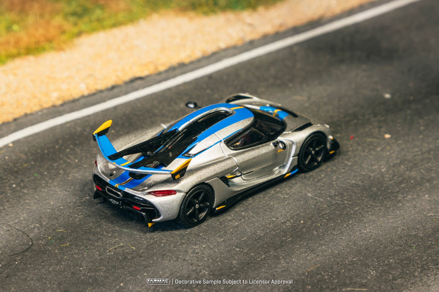 Tarmac Works GLOBAL64 1:64 Koenigsegg Jesko Attack Silver Diecast Model Car (T64G-TL052-SL)
