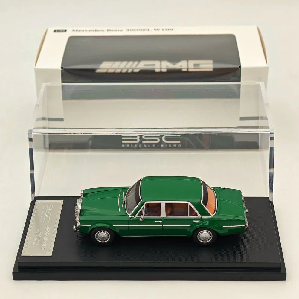 BSC 1:64 Mercedes-Benz 300SEL 6.8 AMG  W109 Green Diecast Car – Collectible Scale Car with Display Case (Green)