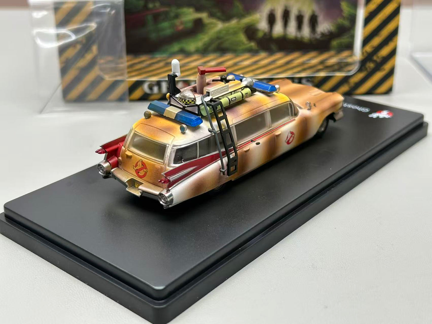 YS Model 1:64 Ghostbusters ECTO-1 Dirty Version Die-Cast Model Car | Movie Replica Collector Edition