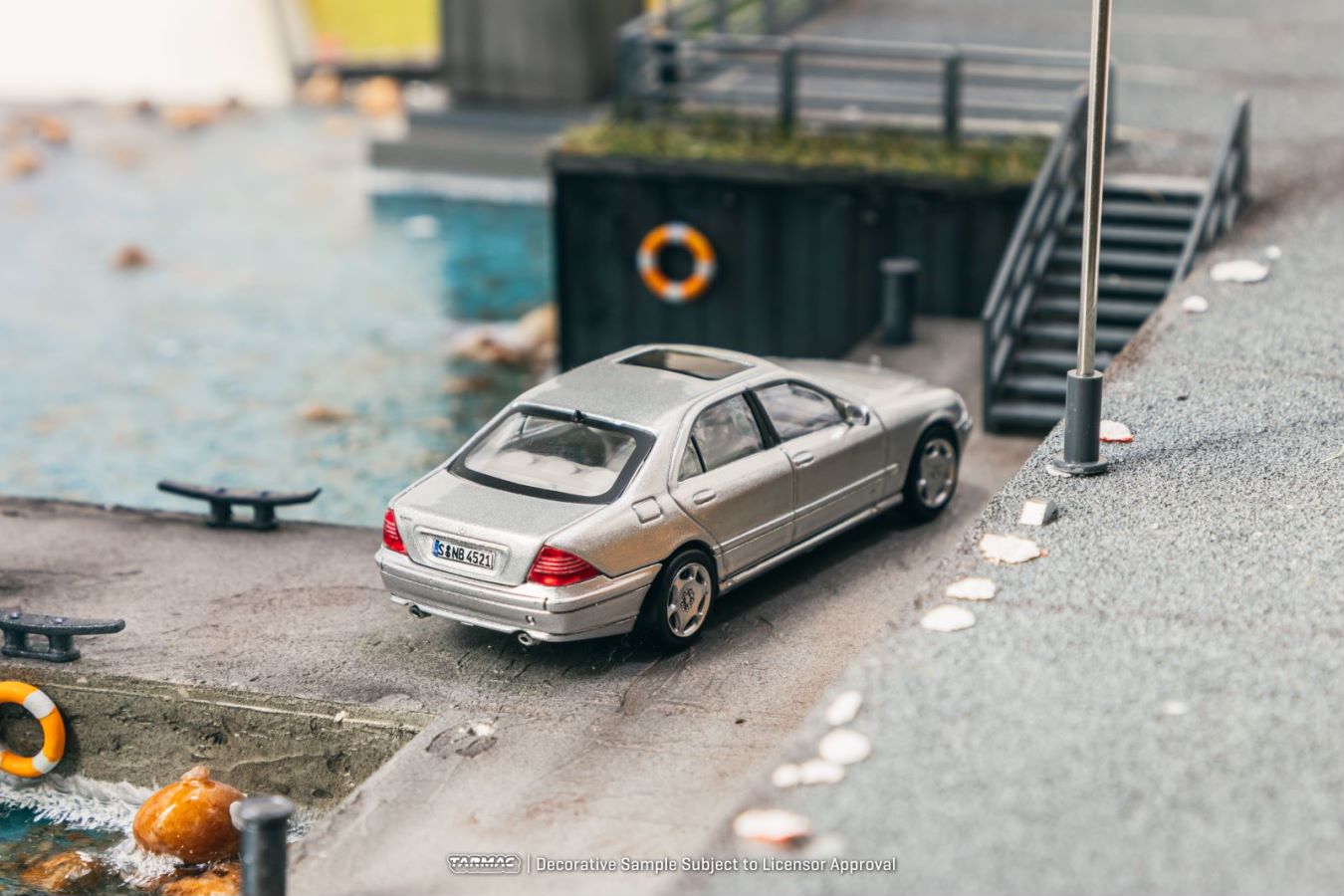 Tarmac Works GLOBAL64 1:64 Mercedes-Benz S-Class Brilliant Silver Metallic Diecast Model Car (T64G-072-SL)
