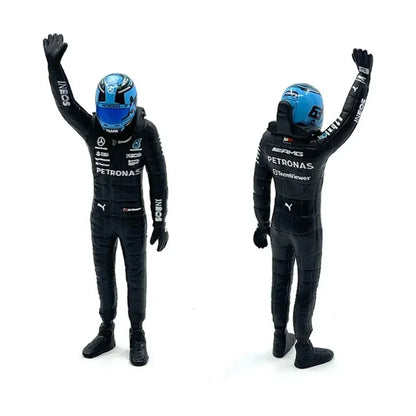 Bburago 1:24 Mercedes-AMG F1 W14 #63 – George Russell Diecast Car with Driver Figurine