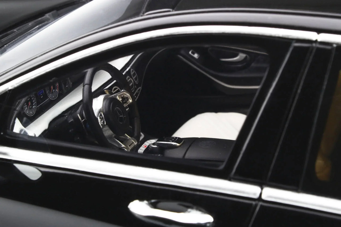 MJ Model 1:64 Mercedes-Benz S65 AMG W222 Diecast Car Model | Luxury AMG S-Class Collectible
