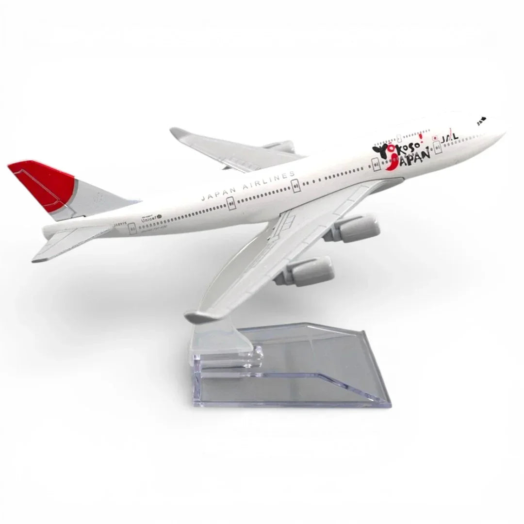 Breatoi 1:400 Die-Cast Aircraft Model Collection (16 cm) with Display Stand – International Airline Jet Showpieces