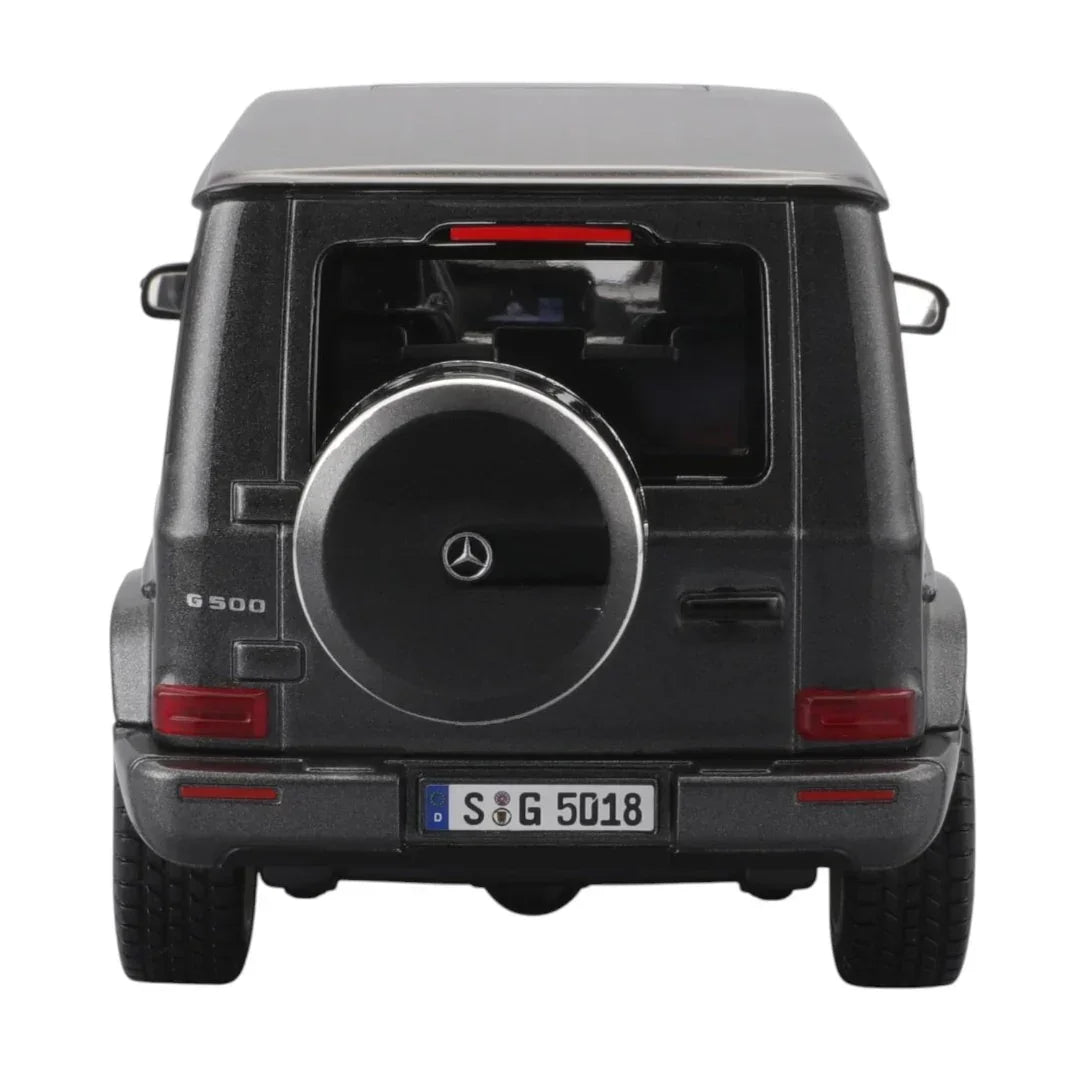 Maisto 1:25 2019 Mercedes-Benz G-Class Die-Cast Model Car – Collector’s Edition (14+)
