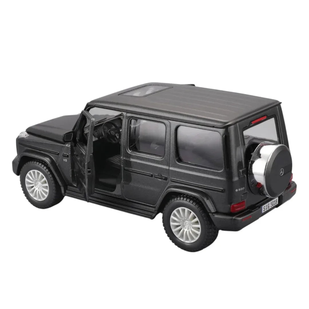 Maisto 1:25 2019 Mercedes-Benz G-Class Die-Cast Model Car – Collector’s Edition (14+)