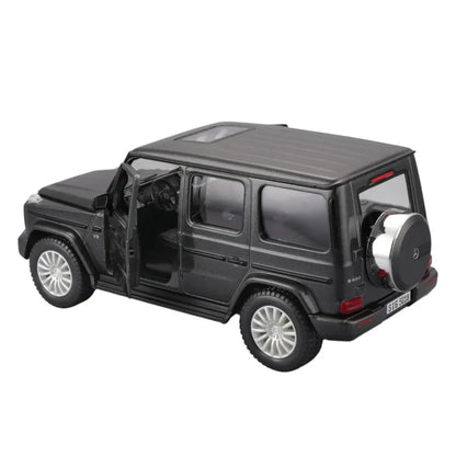 Maisto 1:25 2019 Mercedes-Benz G-Class Die-Cast Model Car – Collector’s Edition (14+)