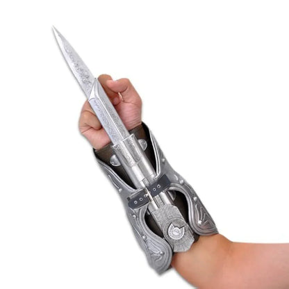 Assassin's Creed : Ultimate BROTHERHOOD- EZIO AUDITORE'S ARMORED VAMBRACE Hidden Blade Gauntlet Set! Role-Play Accessory Age 17+ - Jaiman Toys