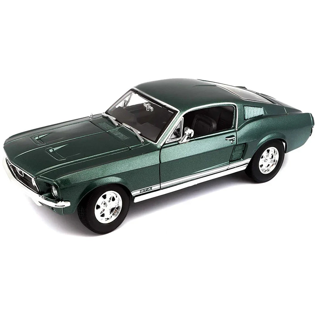 Maisto 1:18 Scale 1967 Ford Mustang GTA Fastback Diecast Model – Green, Metal Collectible Car