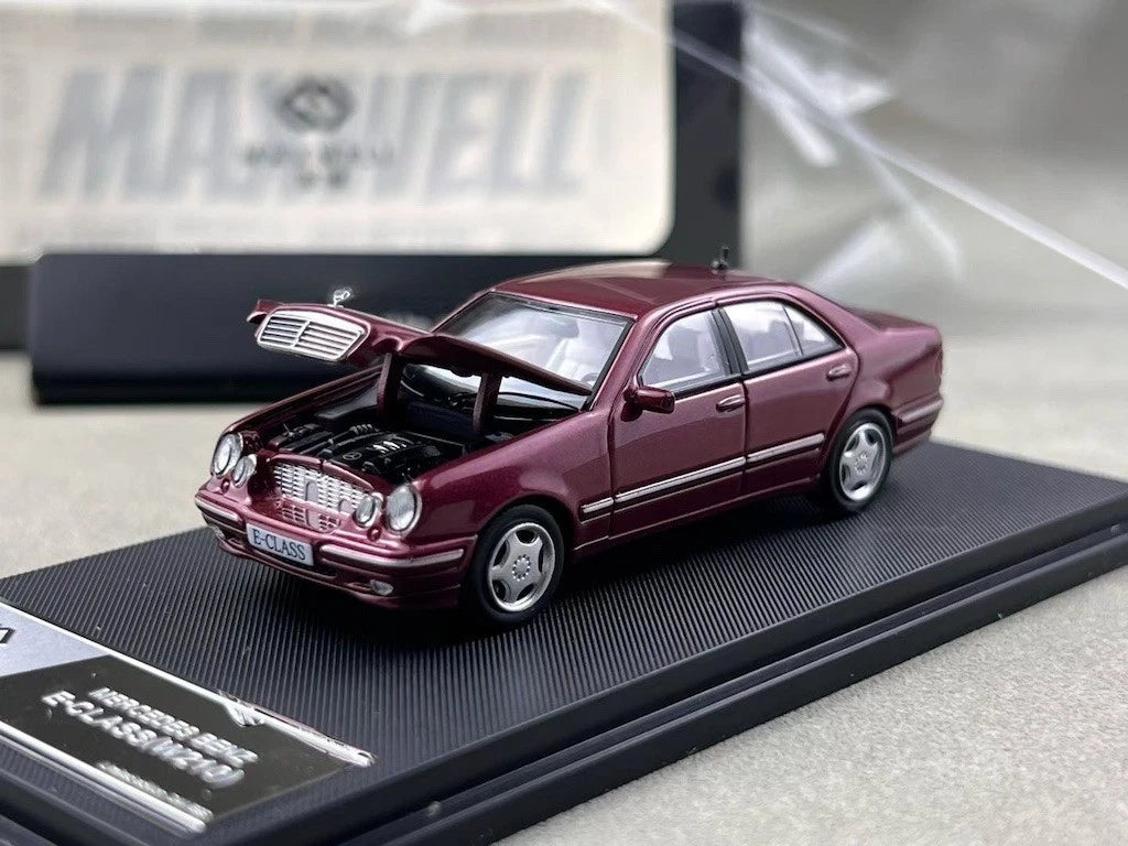 Maxwell Model 1:64 Mercedes-Benz E-Class Diecast Car | Premium Luxury Sedan Collectible with Display Case | 4 Variants