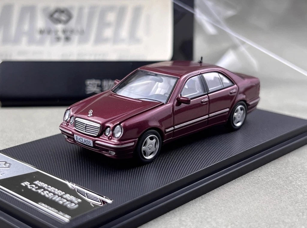 Maxwell Model 1:64 Mercedes-Benz E-Class Diecast Car | Premium Luxury Sedan Collectible with Display Case | 4 Variants