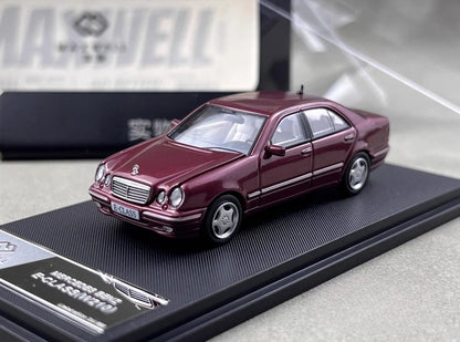 Maxwell Model 1:64 Mercedes-Benz E-Class Diecast Car | Premium Luxury Sedan Collectible with Display Case | 4 Variants