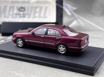 Maxwell Model 1:64 Mercedes-Benz E-Class Diecast Car | Premium Luxury Sedan Collectible with Display Case | 4 Variants