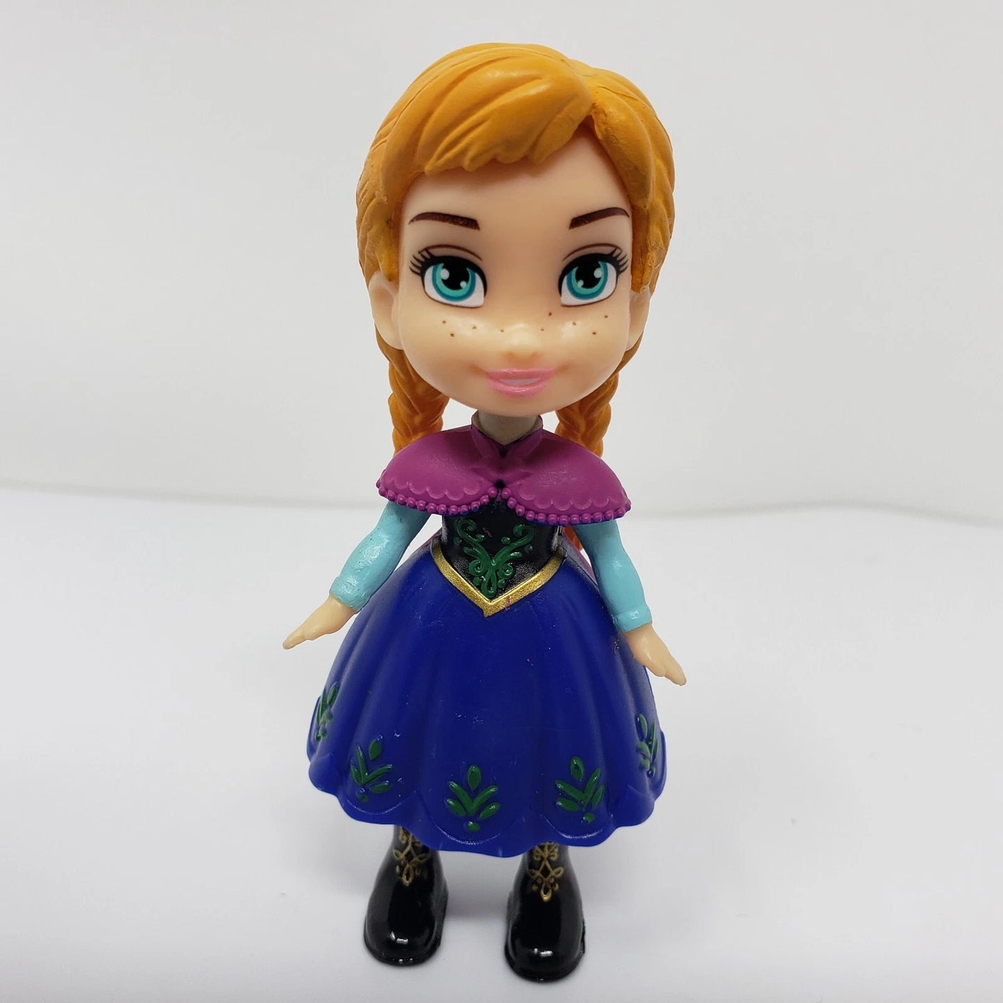 Frozen Mini Anna Doll (8 cm)  – Disney Princess Collectible Figure with Articulated Arms (Royal Dress)