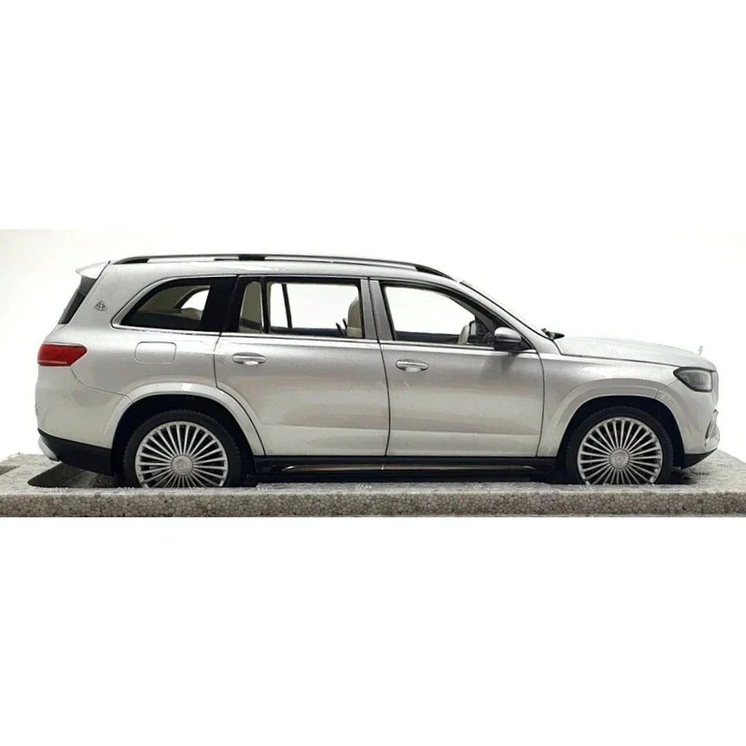 Paragon 1:18 Mercedes-Maybach GLS 600 Silver Diecast Model – Luxury SUV All-Opening Collector Car