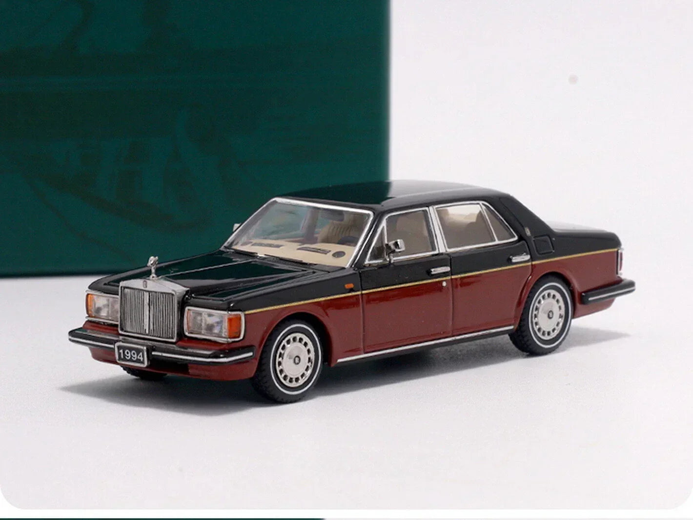 1994 Rolls-Royce Silver Spur III 1:64 Diecast Model Car | Black | Premium Acrylic Display Box