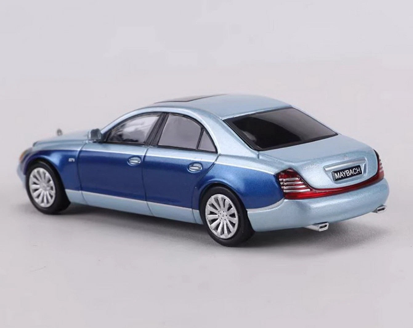 SHADOW 1:64 Maybach 57S Blue Diecast Model Car | Premium Luxury Sedan Collectible