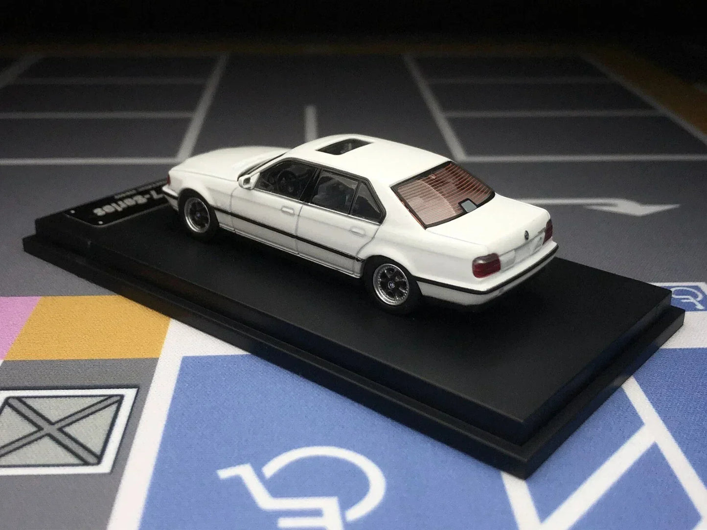 DCM 1:64 BMW 7 Series E38 (White) Diecast Scale Model Car
