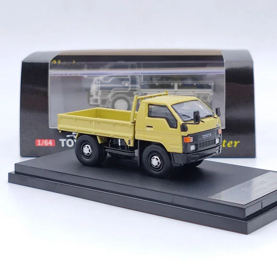 Toyota Dyna 1:64 Master Diecast Model Truck (RHD )