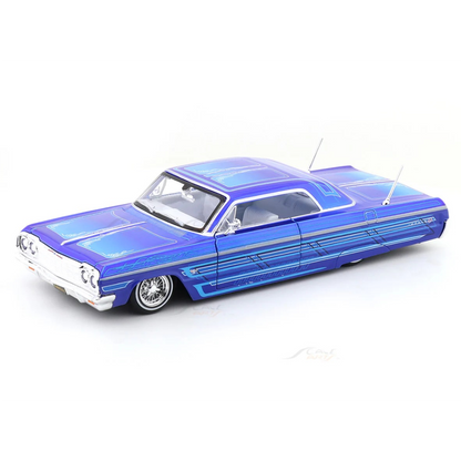 Maisto 1964 Chevrolet Impala SS Custom 1:24 Diecast Model Car with Acrylic Display Case – Classic Lowrider Collectible