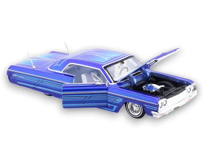 Maisto 1964 Chevrolet Impala SS Custom 1:24 Diecast Model Car with Acrylic Display Case – Classic Lowrider Collectible