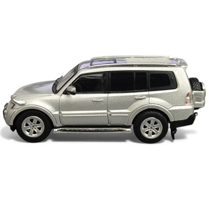 SHADOW PRO 1:64 Pajero V97 – Silver | Premium Diecast SUV Model